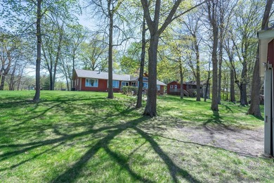 Gorgeous custom renovated *4-bedroom, 2-bath lake home on the - photo 50