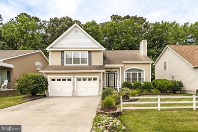 Golf course living meets everyday comfort in this spacious 4 to - photo 1
