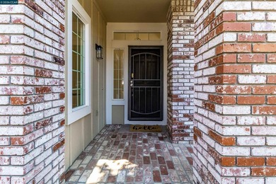 Beautifully refreshed and move-in ready, this 3-bedroom, 2-bath - photo 10