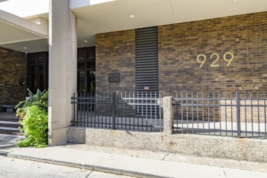 Lake Condo For Sale in Milwaukee, Wisconsin