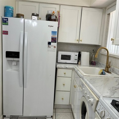 Welcome to 2216 Seward Avenue! This 3 bedroom, 1 1/2 bath - photo 12