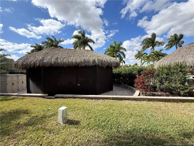 An oversized 3,334 sq ft lot offering refined resort-style - photo 14