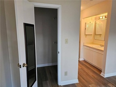 Step into easy living with this beautifully refreshed and - photo 16