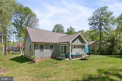 Welcome home to 1906 Lakeview Parkway, a like-new one level - photo 38