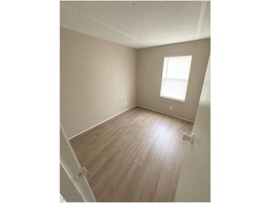 Welcome to this beautifully renovated 3-bedroom, 2 bath single - photo 9