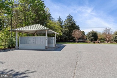 Welcome home to 1906 Lakeview Parkway, a like-new one level - photo 39