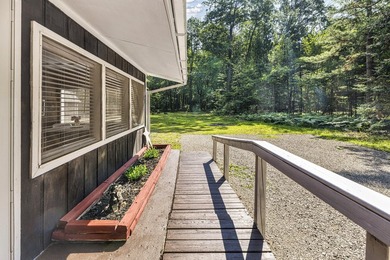 Motivated sellers This Charming 3-bedroom, 1-bath home comes - photo 2