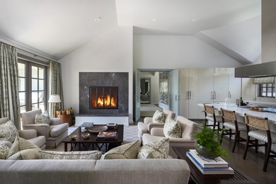 This incredible downtown estate offers luxurious living within - photo 12