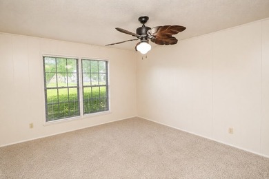 Welcome to this beautifully maintained waterfront property - photo 14