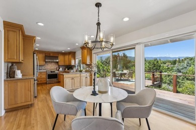 Welcome Home to 14275 Hilltop Way a Private Saratoga Retreat w/ - photo 15