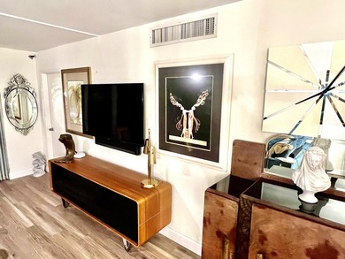 SPACIOUS UPDATED 3-BEDROOM, 2-BATH CORNER GARDEN APARTMENT WITH - photo 5
