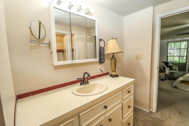 Welcome to this beautifully maintained waterfront property - photo 21