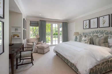 This incredible downtown estate offers luxurious living within - photo 28
