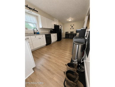 Welcome to 119 Little Creek Lane in LaFollette, TN! This move-in - photo 9