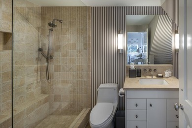 This incredible downtown estate offers luxurious living within - photo 32