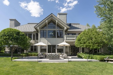 This incredible downtown estate offers luxurious living within - photo 35