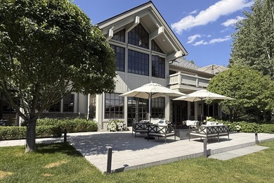 This incredible downtown estate offers luxurious living within - photo 49