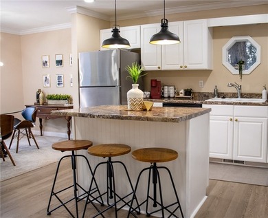 Located near Beaver Lake and just a 6-minute drive to Downtown - photo 4