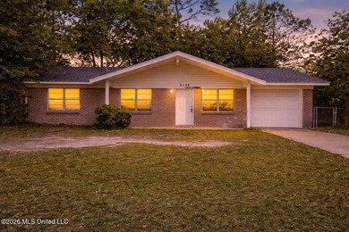 Welcome to this cozy and affordable single-family home in the - photo 1