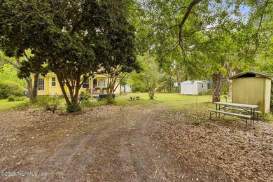 One-of-a-kind home! This 2 bed, 1 bathroom cottage includes a - photo 4
