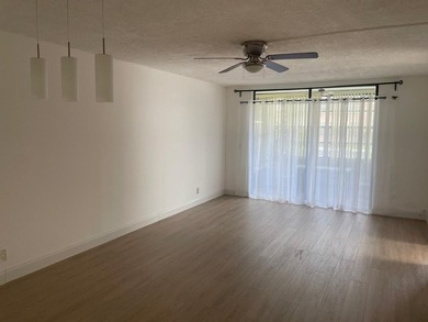 Welcome to Paradise. This two-bedroom, two-bathroom condominium - photo 6