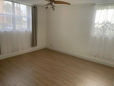 Welcome to Paradise. This two-bedroom, two-bathroom condominium - photo 7