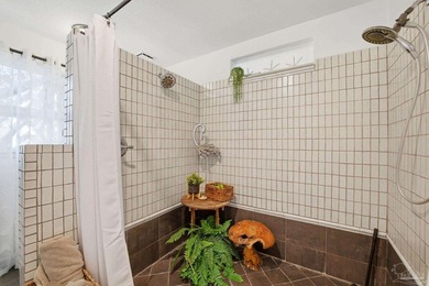 Located in the highly sought-after Villa Sabine neighborhood - photo 36