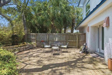 Located in the highly sought-after Villa Sabine neighborhood - photo 44