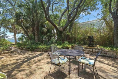 Located in the highly sought-after Villa Sabine neighborhood - photo 46