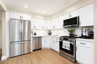 Welcome to this beautifully renovated two-bedroom, two-bath - photo 11