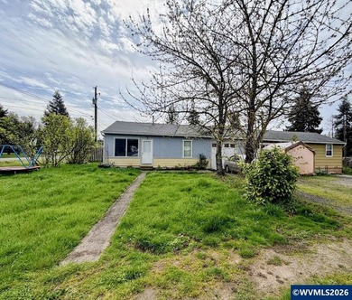 Great Opportunity for Owner-Occupant or Investor! Duplex - photo 2