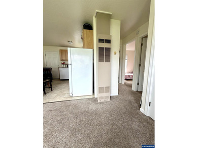 Great Opportunity for Owner-Occupant or Investor! Duplex - photo 5