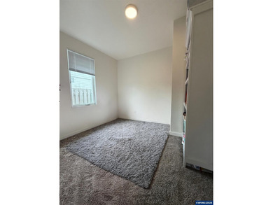 Great Opportunity for Owner-Occupant or Investor! Duplex - photo 8