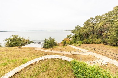 Stunning lakefront home filled with natural light, luxury - photo 34