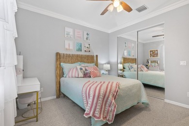 Beautifully maintained 4-bedroom, 3-bath home with a 3-car - photo 6