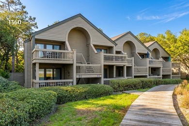 Perched on the top floor of desirable Pelican Watch Villas, 1360 - photo 20