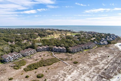 Perched on the top floor of desirable Pelican Watch Villas, 1360 - photo 23