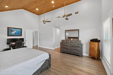 This home is BEAUTIFUL! Fully remodeled in 2019 and nestled in - photo 24