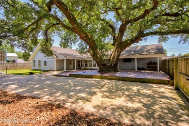 This home is BEAUTIFUL! Fully remodeled in 2019 and nestled in - photo 35