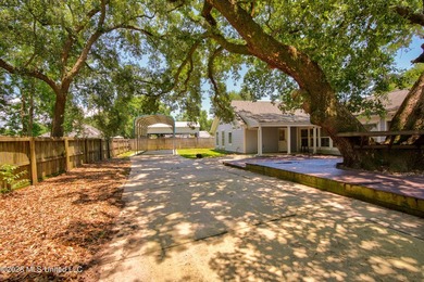 This home is BEAUTIFUL! Fully remodeled in 2019 and nestled in - photo 37