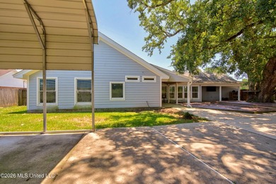This home is BEAUTIFUL! Fully remodeled in 2019 and nestled in - photo 38