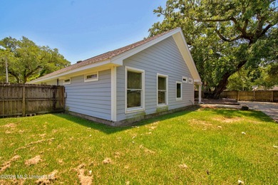 This home is BEAUTIFUL! Fully remodeled in 2019 and nestled in - photo 40