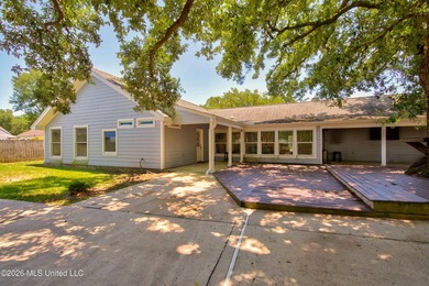This home is BEAUTIFUL! Fully remodeled in 2019 and nestled in - photo 43