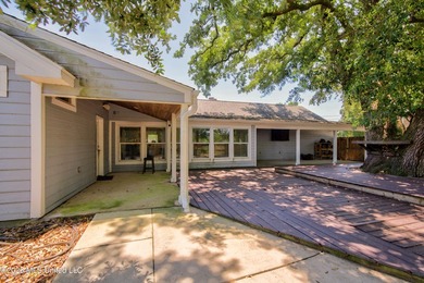 This home is BEAUTIFUL! Fully remodeled in 2019 and nestled in - photo 44