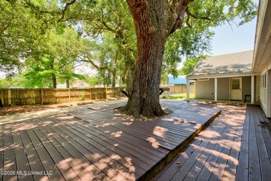 This home is BEAUTIFUL! Fully remodeled in 2019 and nestled in - photo 46