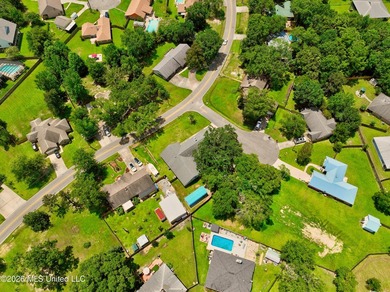 This home is BEAUTIFUL! Fully remodeled in 2019 and nestled in - photo 60
