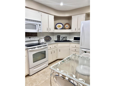 SUNNY & SPACIOUS 1BD/1BA TURNKEY UNIT ACROSS FROM THE SANDY - photo 11