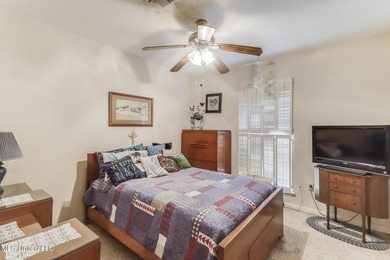 Back on market, BELOW APPRAISED VALUE. This spacious 3-bedroom - photo 14