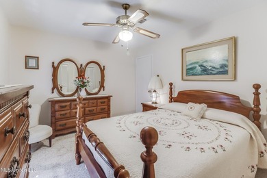 Back on market, BELOW APPRAISED VALUE. This spacious 3-bedroom - photo 17