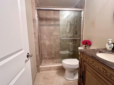 SUNNY & SPACIOUS 1BD/1BA TURNKEY UNIT ACROSS FROM THE SANDY - photo 17